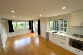 A/988  East Coast Rd, Northcross