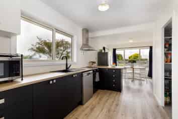 1 High Street, Renwick