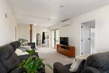 1 High Street, Renwick