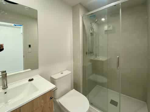 Ground floor commercial unit - Available now