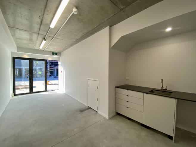Ground floor commercial unit - Available now