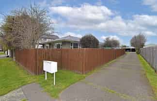 2/124 Huxley Street, Sydenham