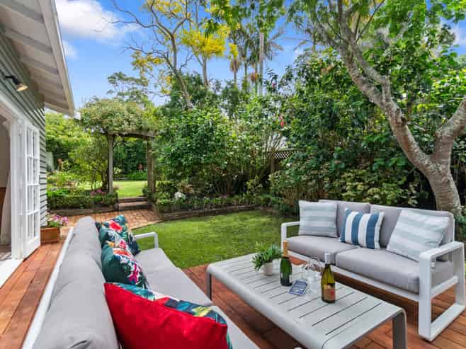 15 Duders Avenue, Devonport