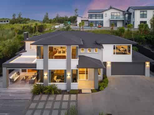 62 Armstrong Farm Drive, East Tamaki Heights