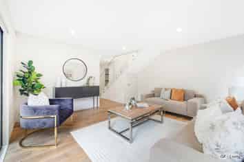 844C East Coast Road, Oteha