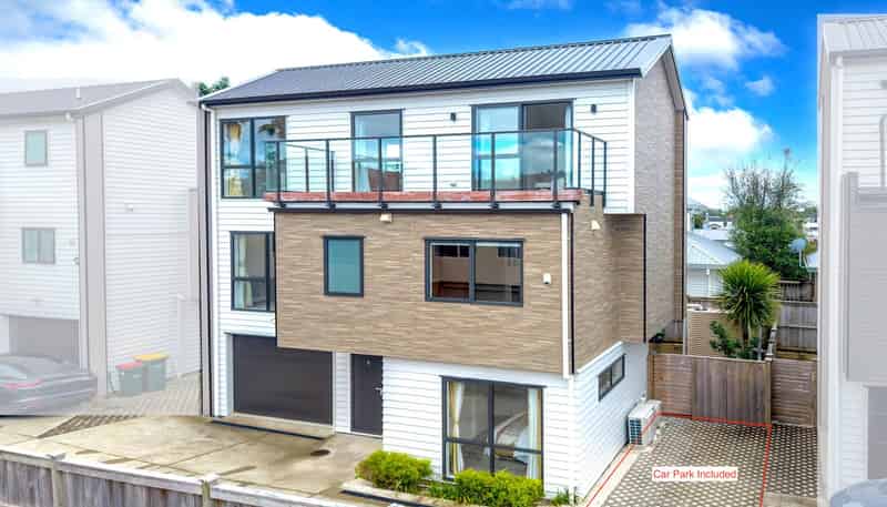 844C East Coast Road, Oteha