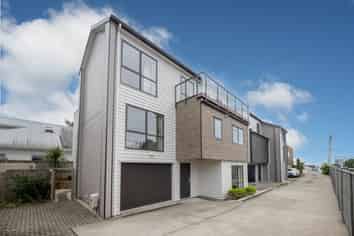 844C East Coast Road, Oteha