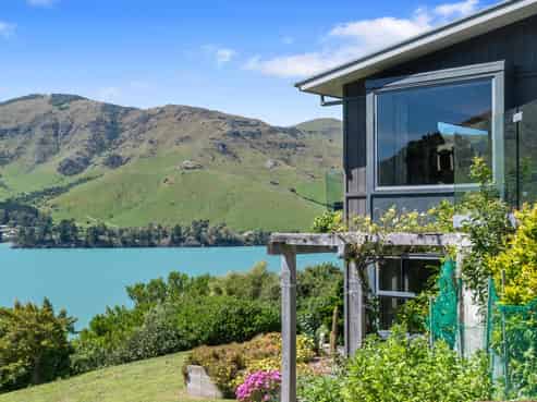 211 Wharf Road, Port Levy