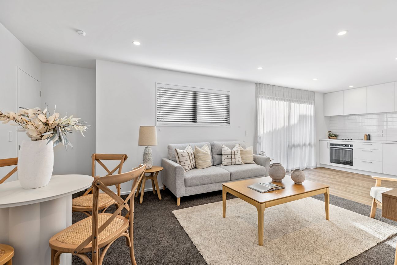 Three Rooms For the Price of Two - Vista 2