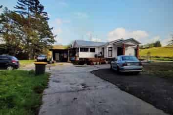 1471 East Coast Road, Redvale