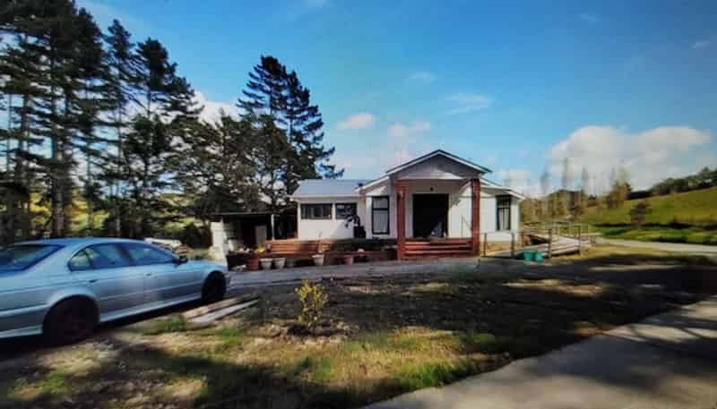 1471 East Coast Road, Redvale