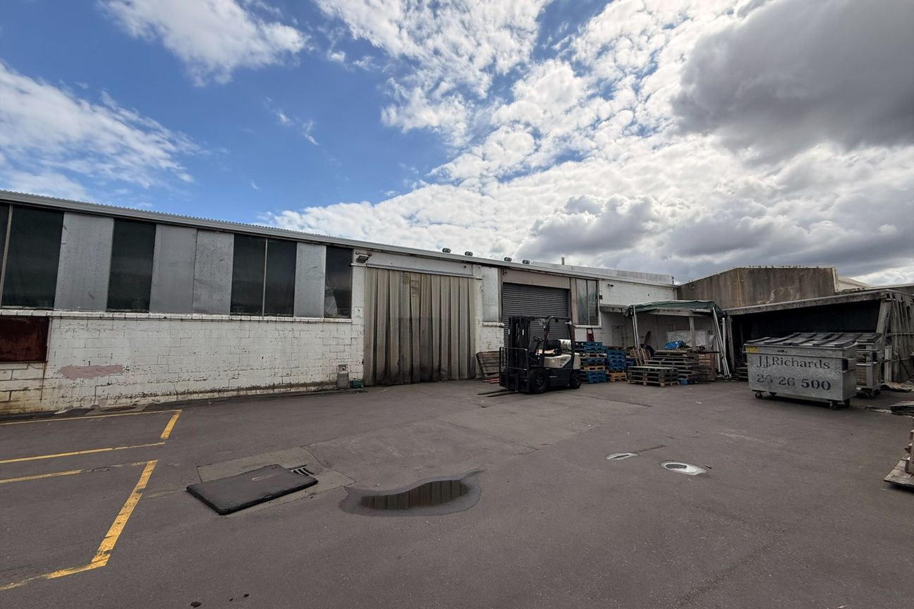High stud functional central warehouse – pohled 6