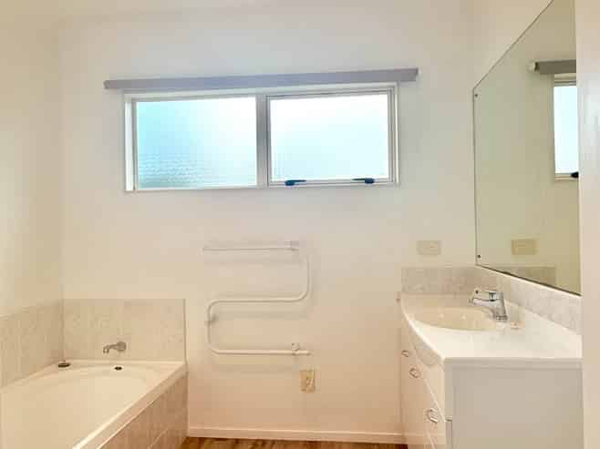 52 Rivervale Grove, Stanmore Bay