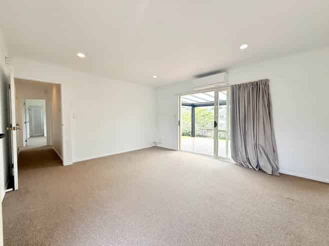 52 Rivervale Grove, Stanmore Bay