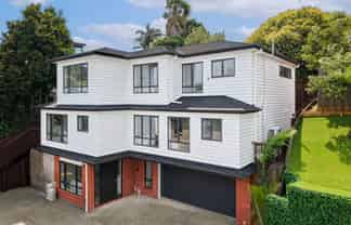 83 Lake Road, Northcote