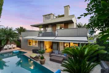 27A Peter Terrace, Castor Bay