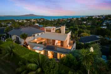 27A Peter Terrace, Castor Bay