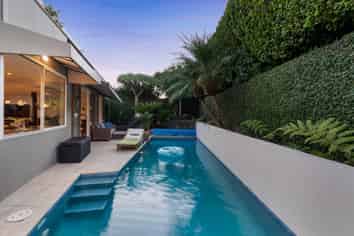 27A Peter Terrace, Castor Bay