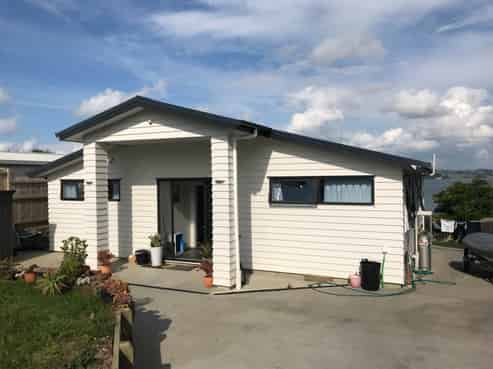 809 Whangaparaoa Road, Manly