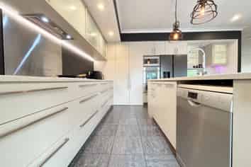 68 Coolspring Way, Redwood