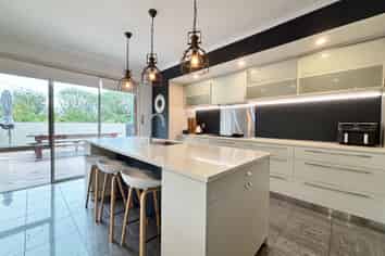 68 Coolspring Way, Redwood