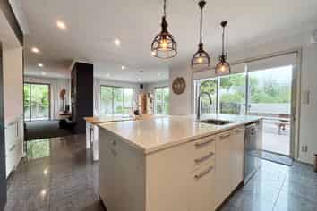 68 Coolspring Way, Redwood