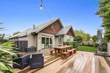 68 Coolspring Way, Redwood