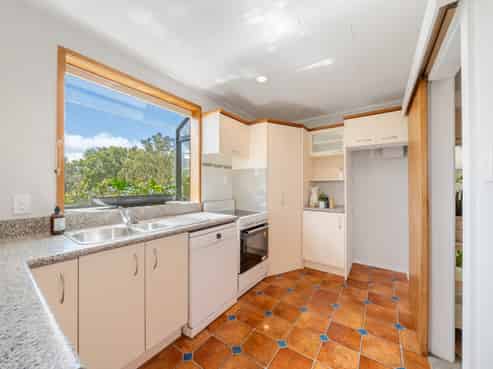 41 Lomita Road, Johnsonville