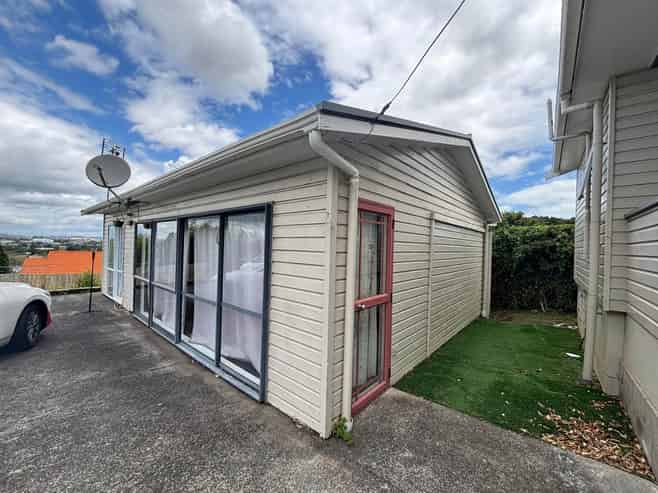Room 10, 2 Court Crescent, Panmure