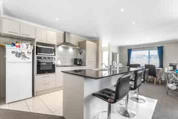 9 Savona Drive, Flat Bush