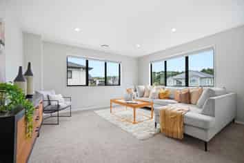 20 Headsail Drive, Long Bay