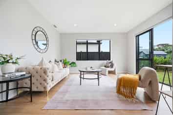 20 Headsail Drive, Long Bay