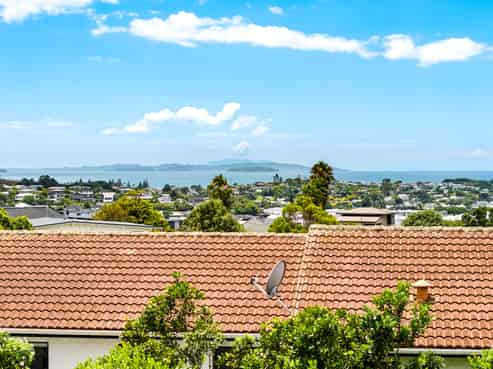 22 Whangaparaoa Road, Red Beach