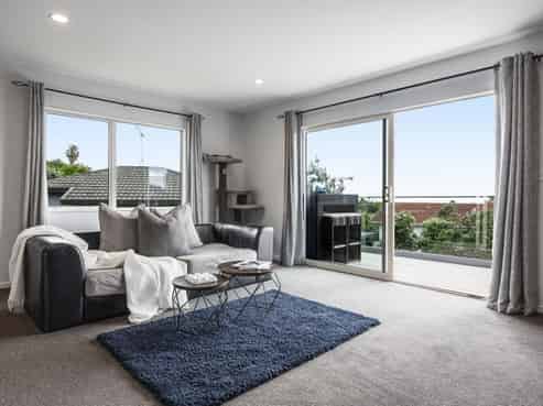 22 Whangaparaoa Road, Red Beach