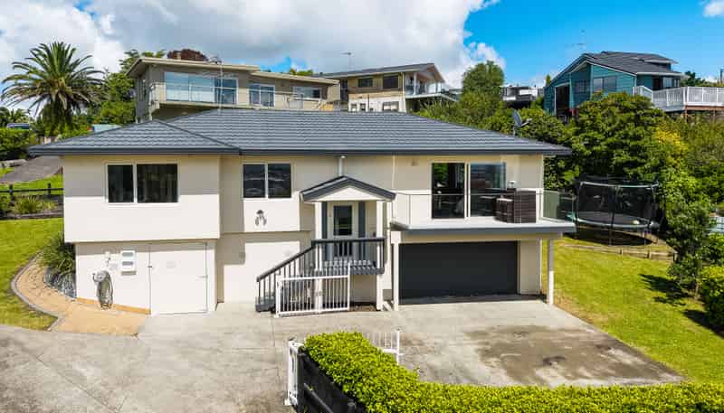 22 Whangaparaoa Road, Red Beach