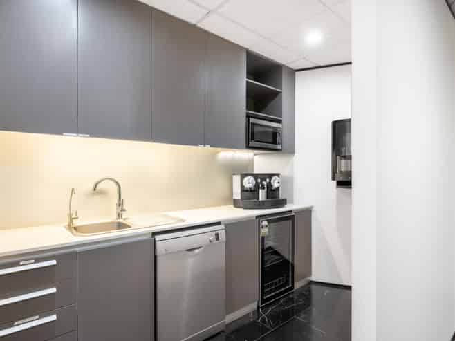 Unlimited office access in Regus 410 Victoria St