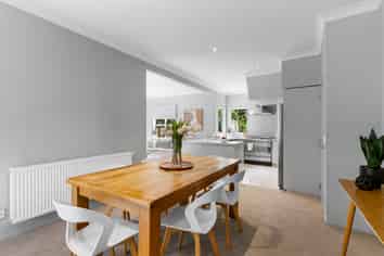 15A Aplin Terrace, Ngaio