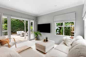 15A Aplin Terrace, Ngaio