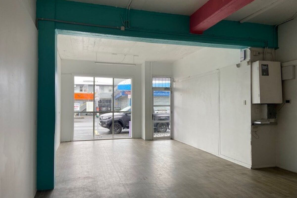 Central Frankton Showroom/Workshop - More