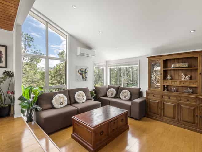 5 Saddleback Rise, Murrays Bay