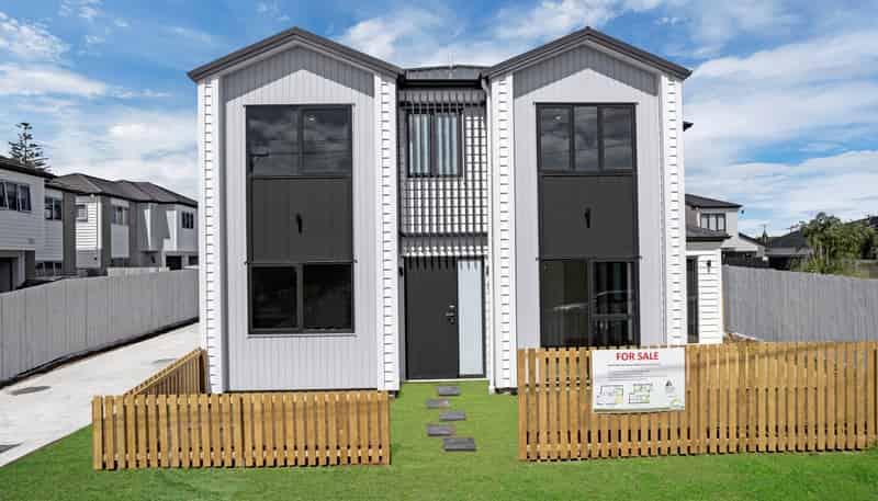 8A Gardiner Grove, Mangere East