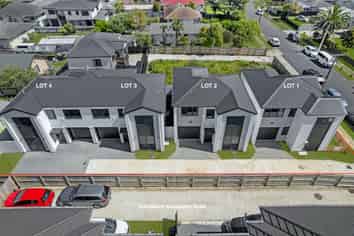 8A Gardiner Grove, Mangere East