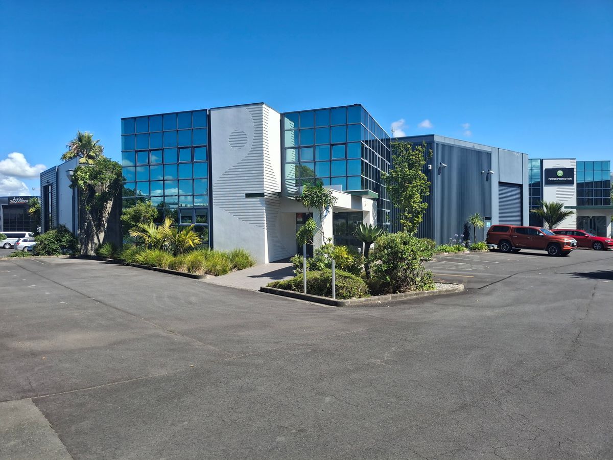 Your Next Road Front HQ - Make An Offer!, Rosedale