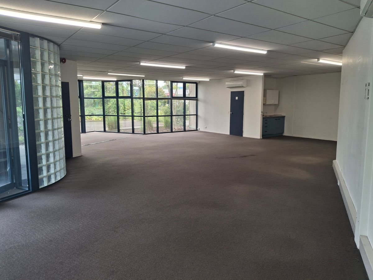 Your Next Road Front HQ - Make An Offer! - Mehr