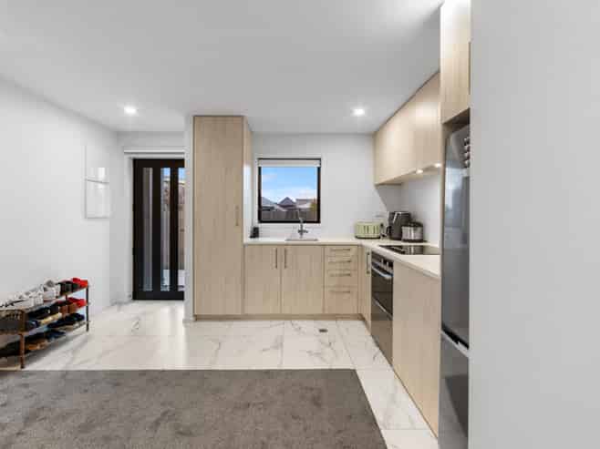 5/241 Lincoln Road, Addington