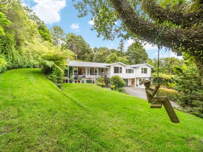 39 Blue Mountains Road, Silverstream