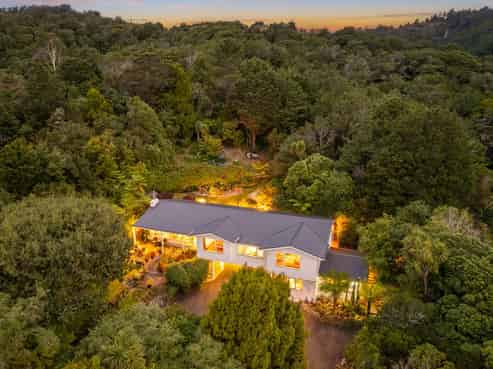 39 Blue Mountains Road, Pinehaven