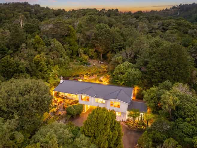 39 Blue Mountains Road, Silverstream