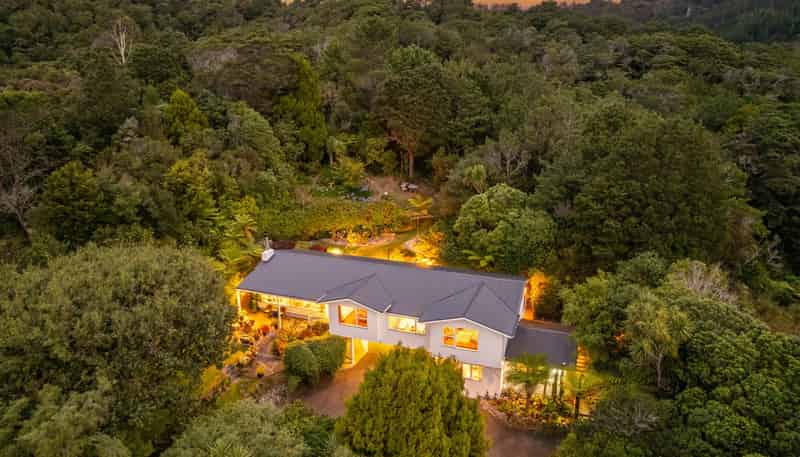 39 Blue Mountains Road, Silverstream