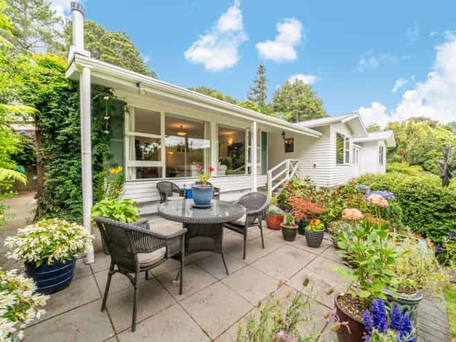 39 Blue Mountains Road, Silverstream